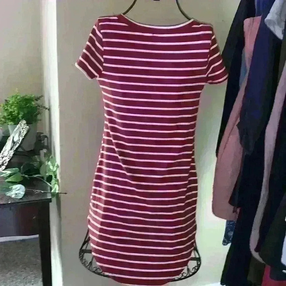Brand: Heart & Hips
Red and soft white striped short sleeve dress. - Picture 4 of 6